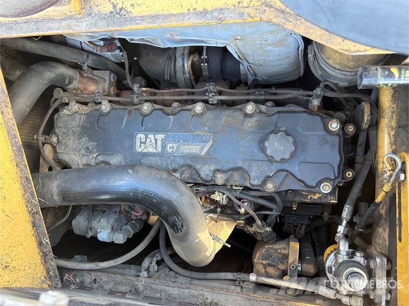 CAT AP-1055D Asfaltni finišerji