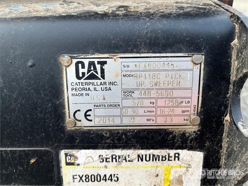 CAT BP118C 74 in Skid Steer Sweeper Kefék