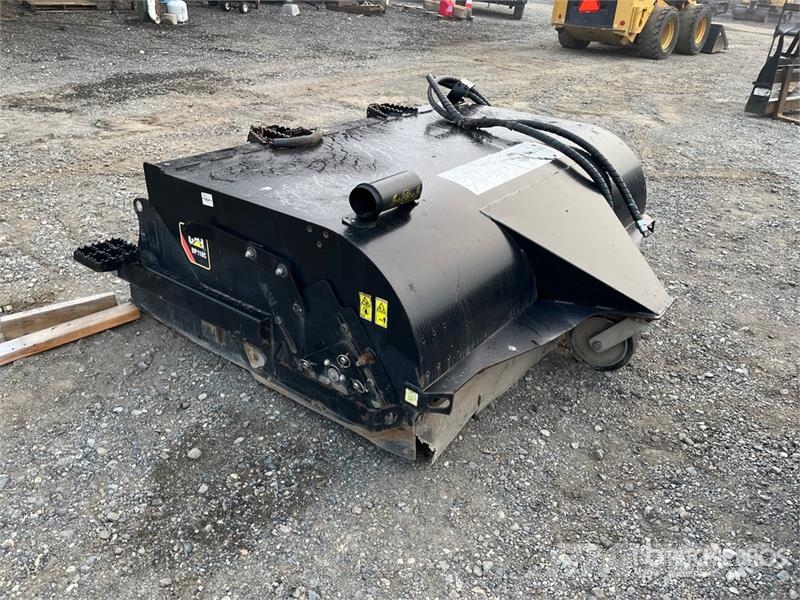 CAT BP118C 74 in Skid Steer Sweeper Kefék