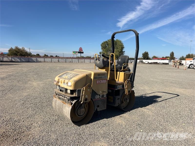 CAT CB-214E Double Drum Roller Dvojni valjarji