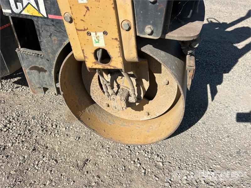 CAT CB-214E Double Drum Roller Dvojni valjarji