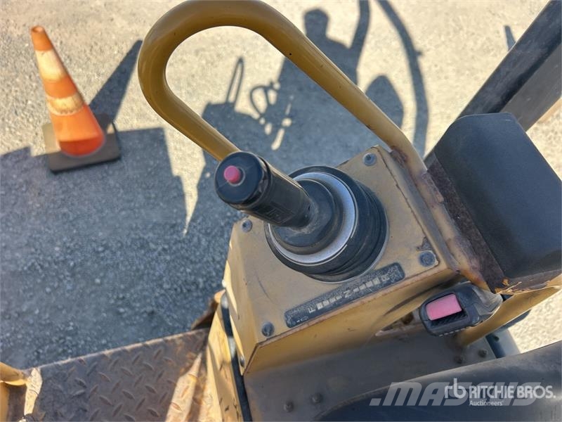 CAT CB-214E Double Drum Roller Dvojni valjarji