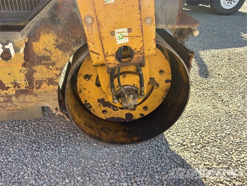 CAT CB-214E Double Drum Roller Divvalču grunts veltņi