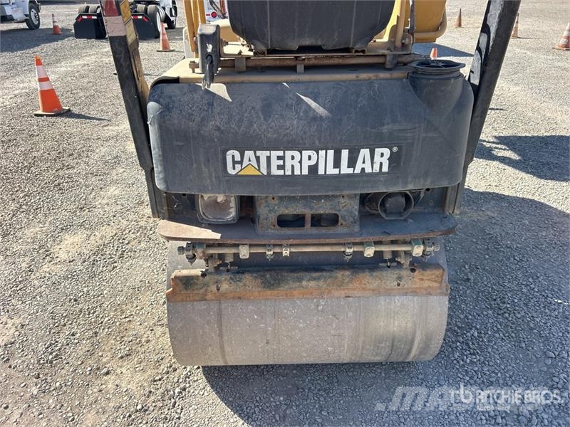 CAT CB-214E Double Drum Roller Dvojni valjarji