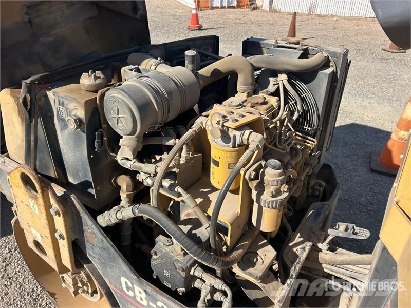 CAT CB-214E Double Drum Roller Dvojni valjarji