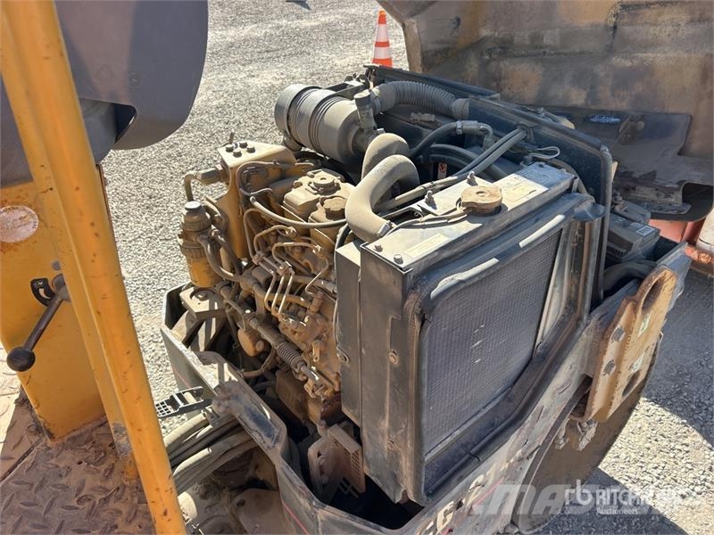 CAT CB-214E Double Drum Roller Dvojni valjarji