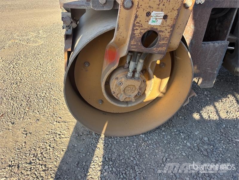 CAT CB-224E Double Drum Roller مداحل ثنائية الاسطوانة