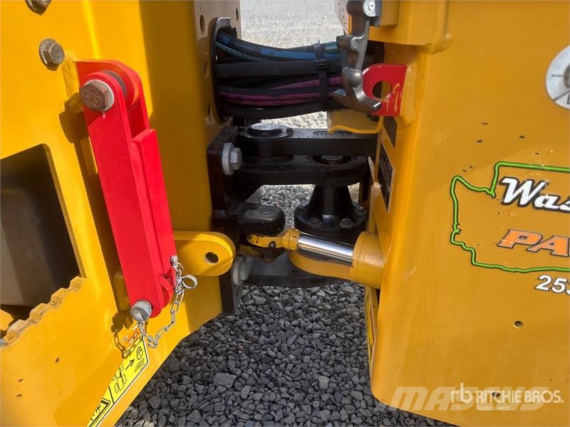 CAT CB2.7 Double Drum Roller Dvojni valjarji