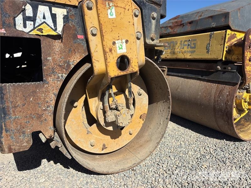 CAT CB214E Double Drum Roller Dvojni valjarji