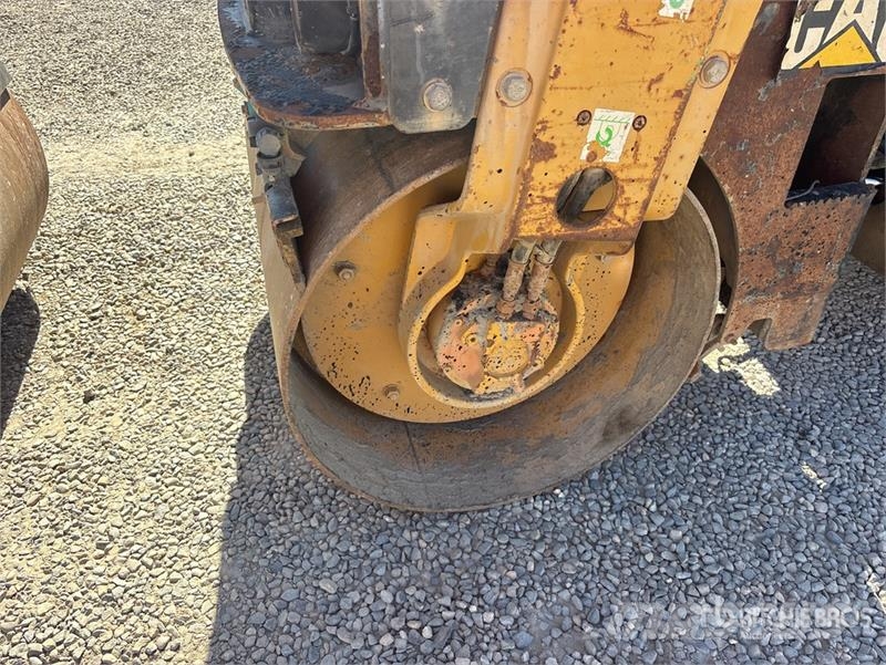 CAT CB214E Double Drum Roller Dvojni valjarji