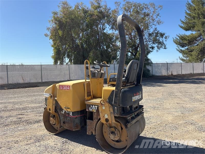 CAT CB214E Double Drum Roller Dvojni valjarji
