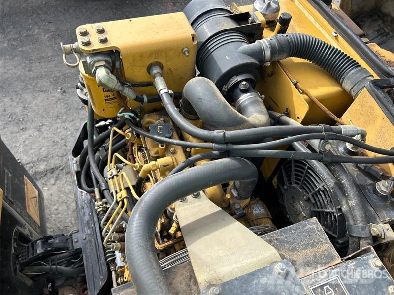 CAT CB224D Double Drum Roller 雙輪滾壓機