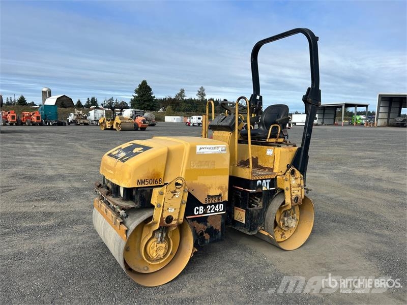 CAT CB224D Double Drum Roller 雙輪滾壓機
