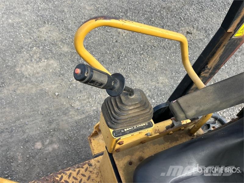 CAT CB224D Double Drum Roller 雙輪滾壓機