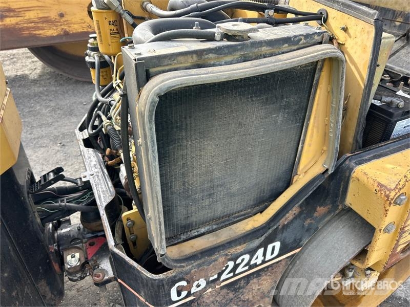 CAT CB224D Double Drum Roller 雙輪滾壓機