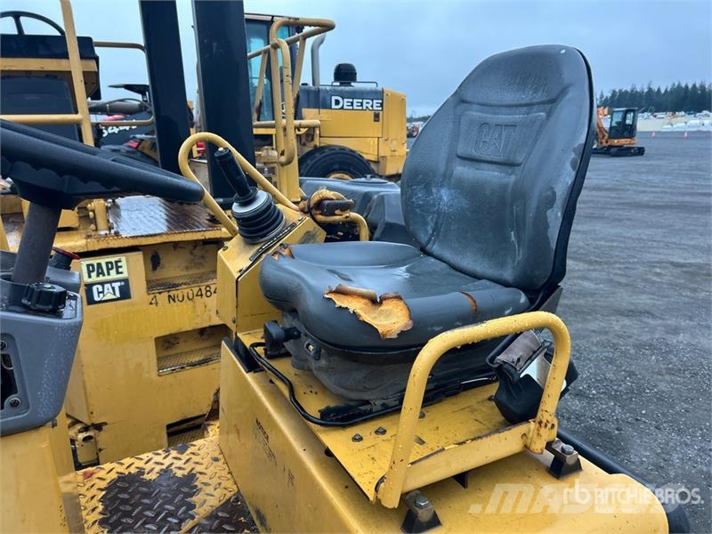 CAT CB224E Double Drum Roller Dvojni valjarji