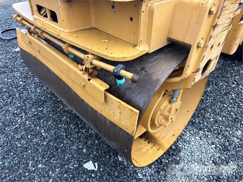CAT CB224E Double Drum Roller Tandemrullid