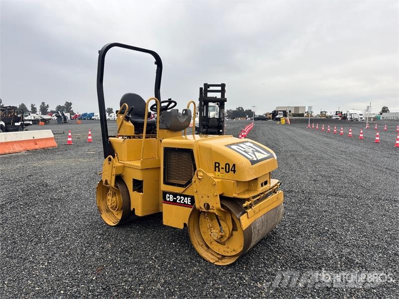 CAT CB224E Double Drum Roller Tandemrullid