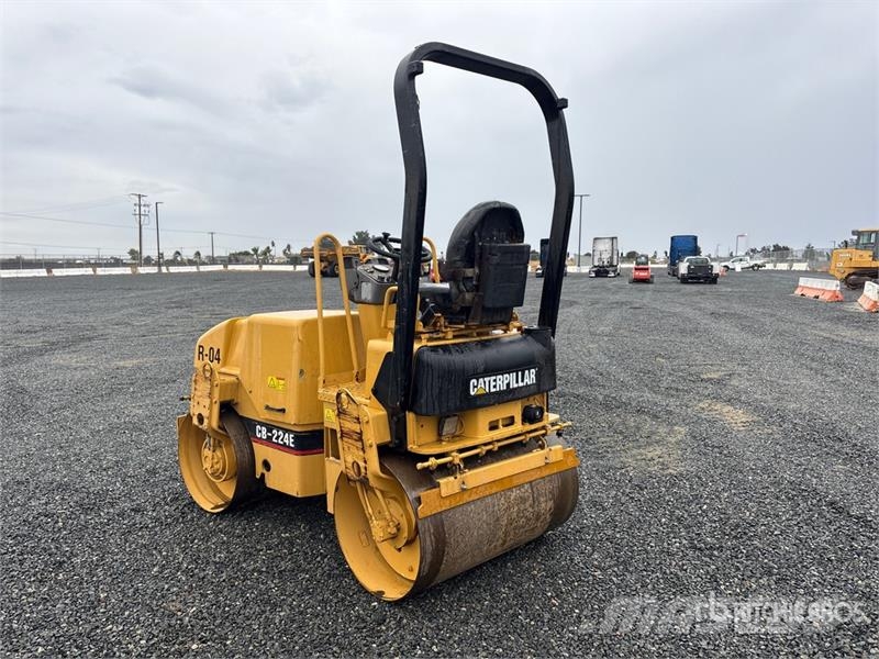 CAT CB224E Double Drum Roller Tandemrullid