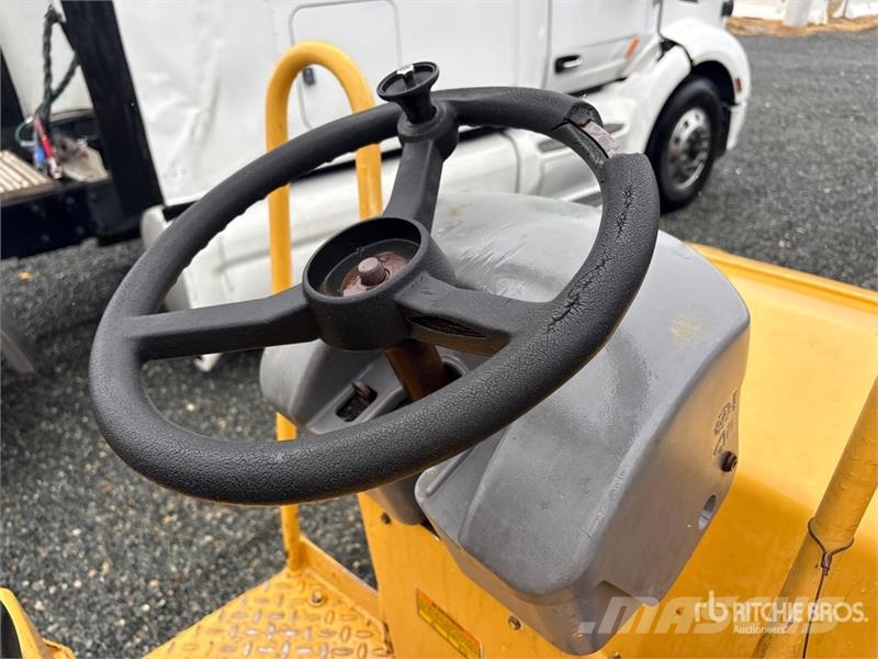 CAT CB224E Double Drum Roller Tandemrullid