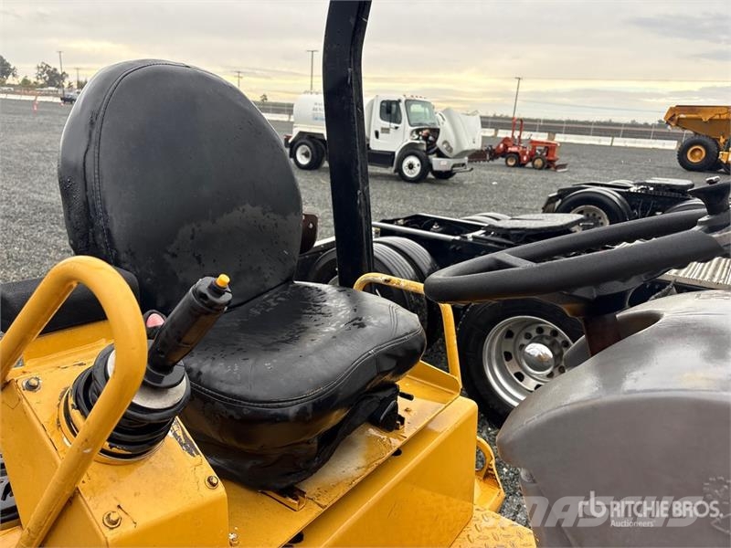 CAT CB224E Double Drum Roller Tandemrullid