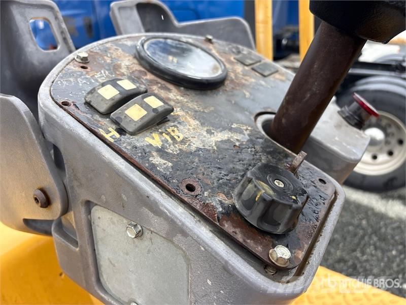 CAT CB224E Double Drum Roller Tandemrullid