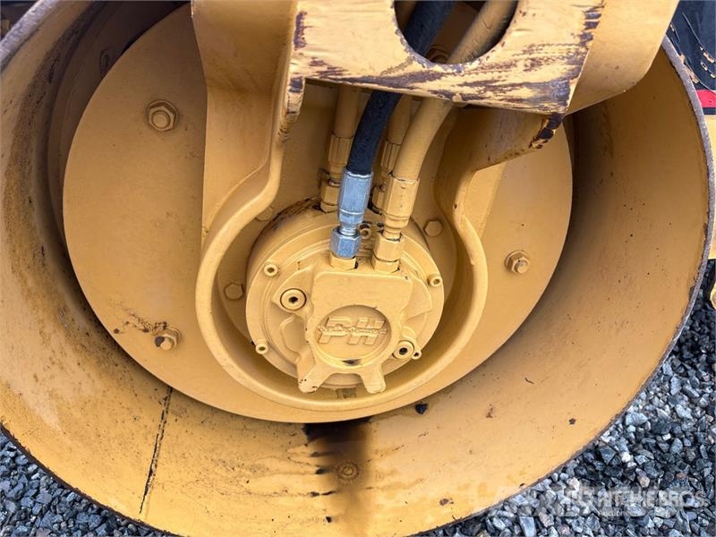 CAT CB224E Double Drum Roller Tandemrullid