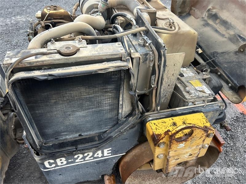 CAT CB224E Double Drum Roller Dvojni valjarji