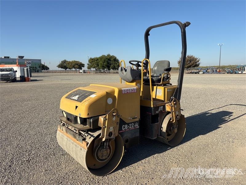 CAT CB224E Smooth Drum Compactor مداحل أحادية الأسطوانة