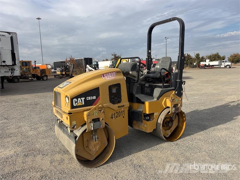 CAT CB24B Double Drum Roller مداحل ثنائية الاسطوانة