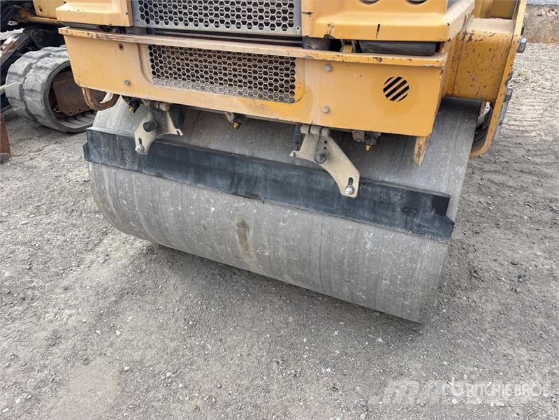 CAT CB24B Double Drum Roller مداحل ثنائية الاسطوانة