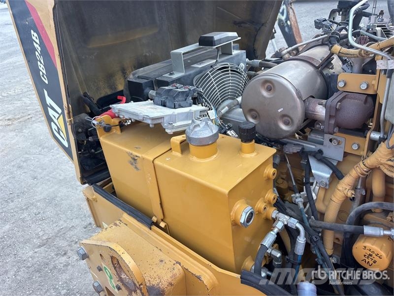 CAT CB24B Double Drum Roller مداحل ثنائية الاسطوانة