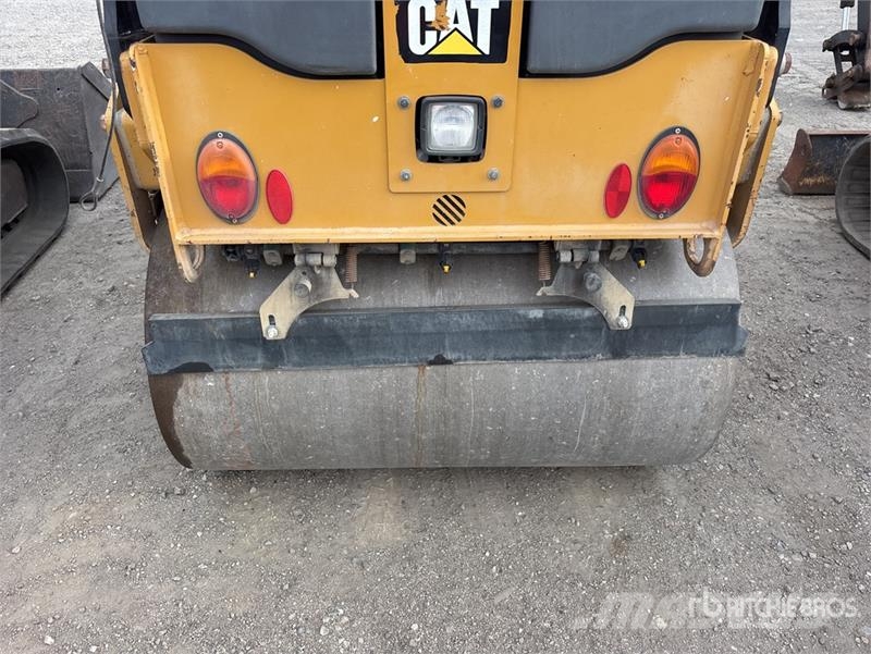 CAT CB24B Double Drum Roller مداحل ثنائية الاسطوانة