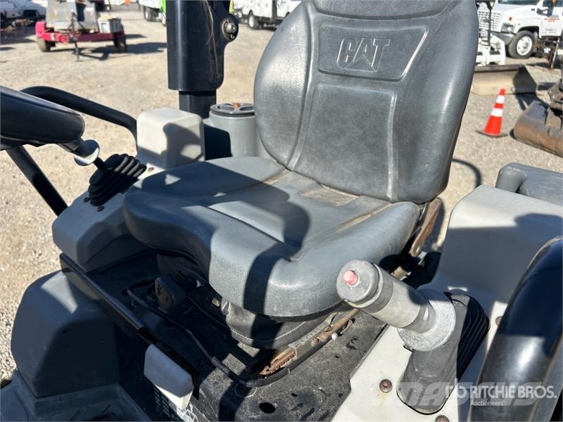CAT CB24B Double Drum Roller 트윈 드럼 롤러