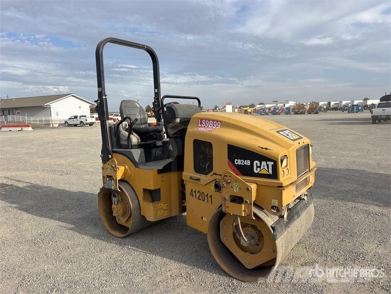 CAT CB24B Double Drum Roller مداحل ثنائية الاسطوانة