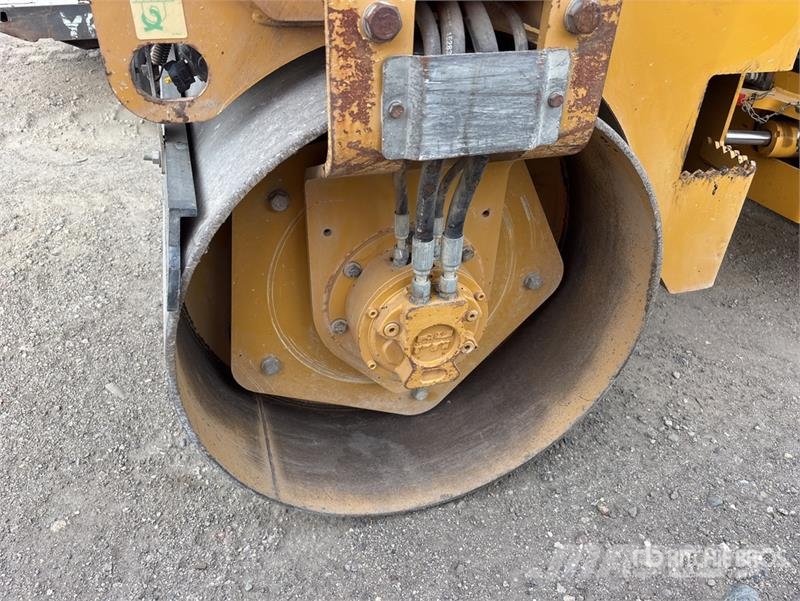 CAT CB24B Double Drum Roller مداحل ثنائية الاسطوانة