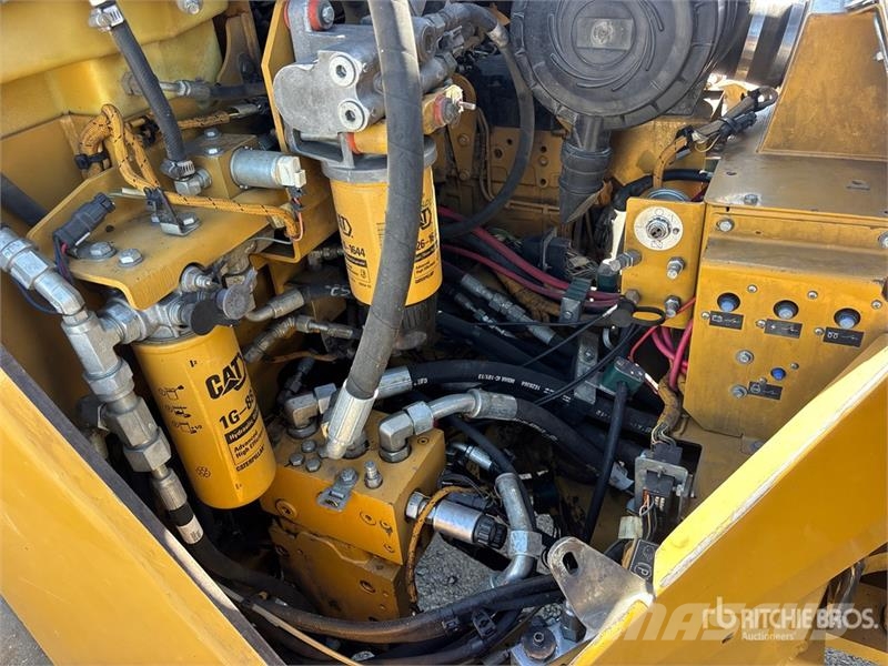 CAT CB54 Double Drum Roller Ikerdobos hengerek