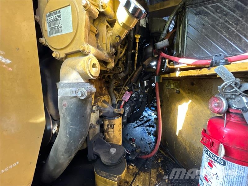 CAT CB64B Double Drum Roller Ikerdobos hengerek