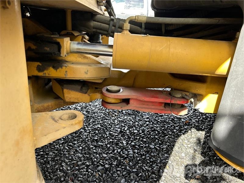CAT CB64B Double Drum Roller Ikerdobos hengerek