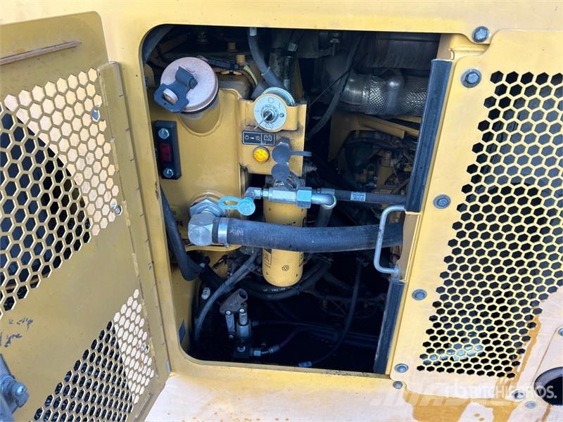 CAT CB64B Double Drum Roller Ikerdobos hengerek