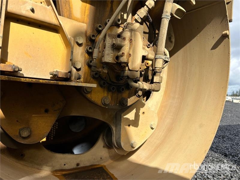CAT CB64B Double Drum Roller Ikerdobos hengerek