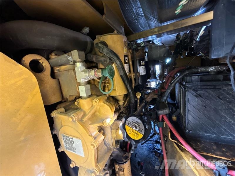 CAT CB64B Double Drum Roller Ikerdobos hengerek