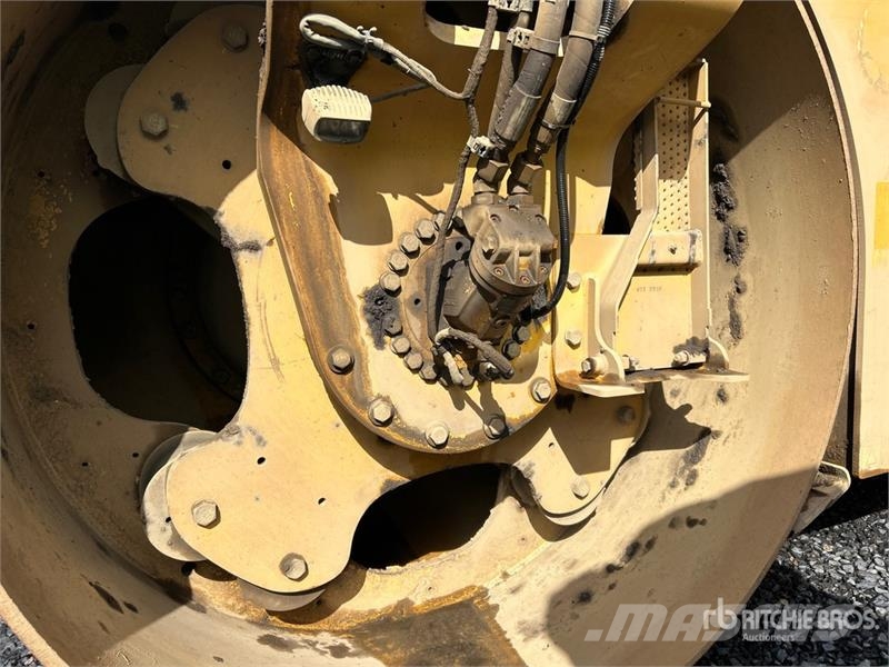 CAT CB64B Double Drum Roller Ikerdobos hengerek
