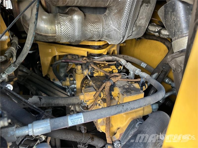 CAT CB64B Double Drum Roller Ikerdobos hengerek