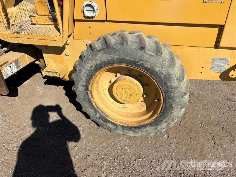 CAT CP-323C Padfoot Drum Compactor Single drum rollers