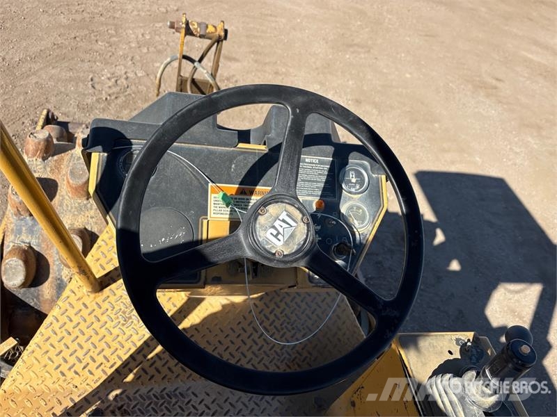 CAT CP-323C Padfoot Drum Compactor Single drum rollers