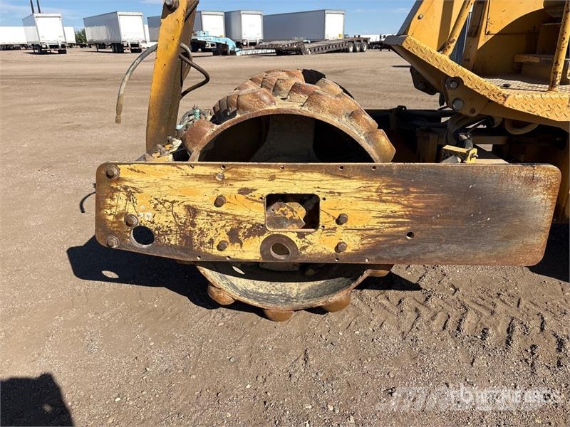 CAT CP-323C Padfoot Drum Compactor Single drum rollers