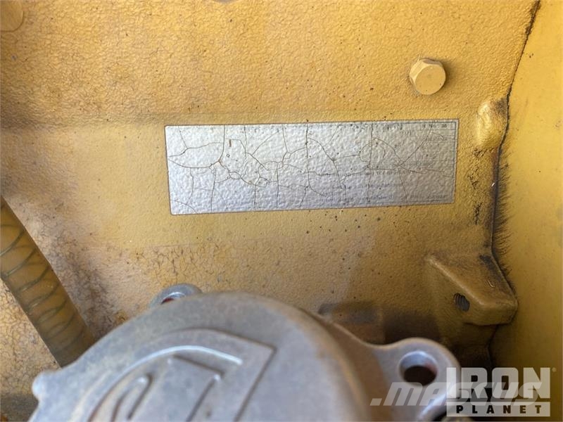 CAT CP-323C Padfoot Drum Compactor Egydobos hengerek