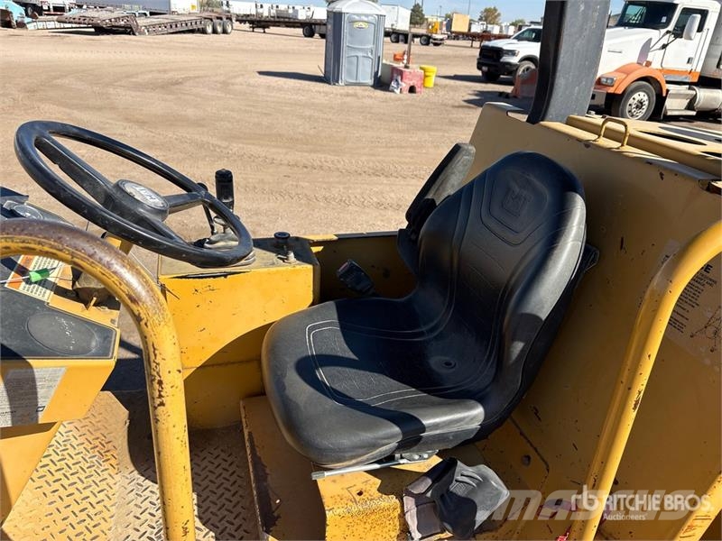CAT CP-323C Padfoot Drum Compactor Single drum rollers