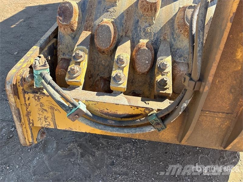CAT CP-323C Padfoot Drum Compactor Single drum rollers